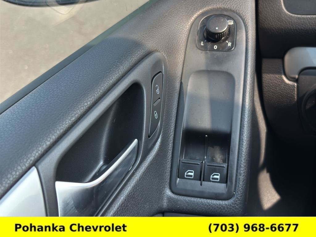 Used 2012 Volkswagen Golf 2-Door FWD image 13