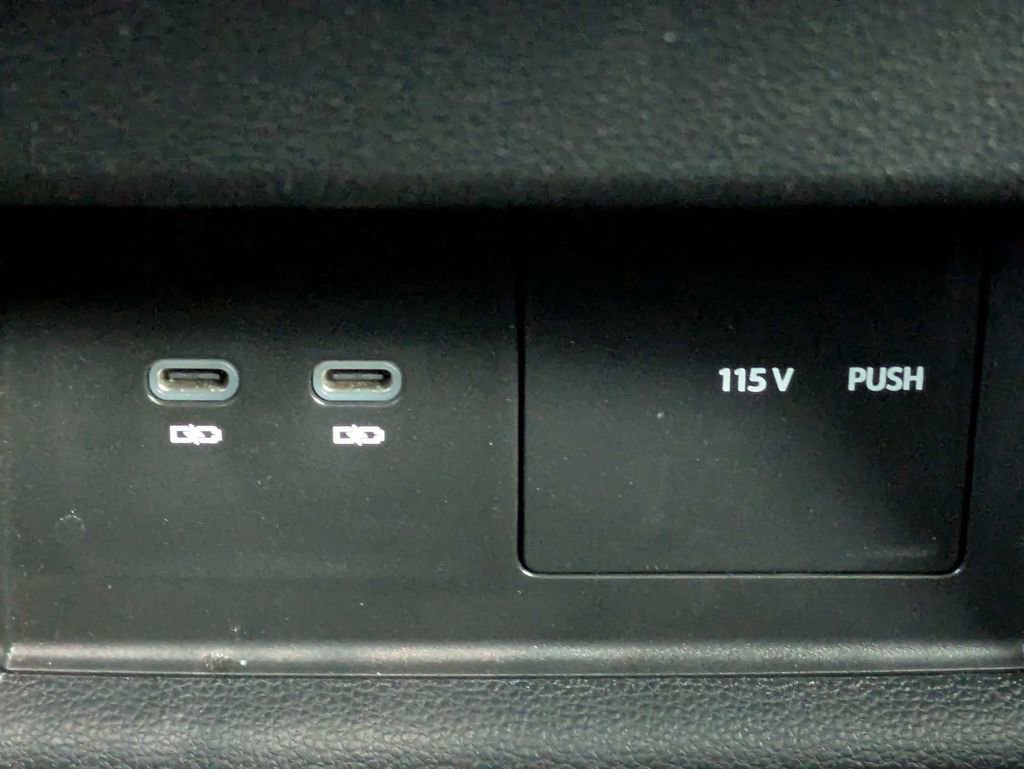 Used 2023 Volkswagen Atlas SE image 19