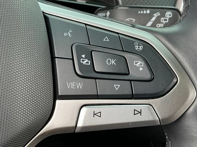 Used 2024 Volkswagen Atlas Peak Edition SE AWD/4WD image 33
