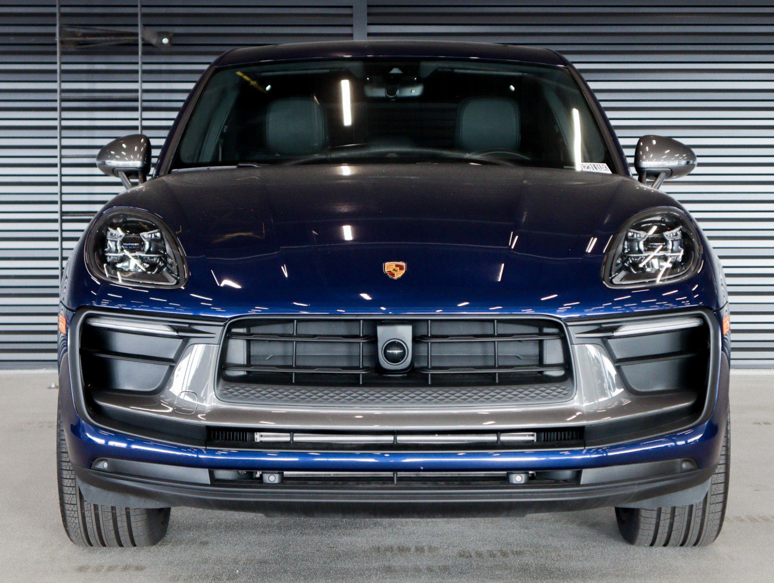Certified 2025 Porsche Macan T image 8