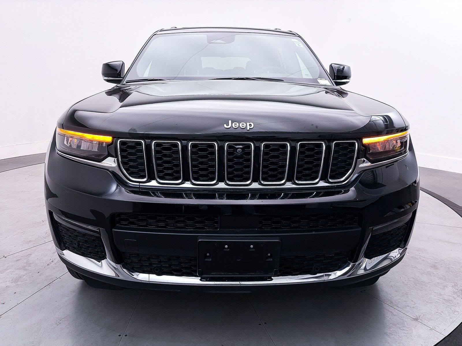 Used 2024 Jeep Grand Cherokee L Limited w/ Luxury Tech Group II image 11