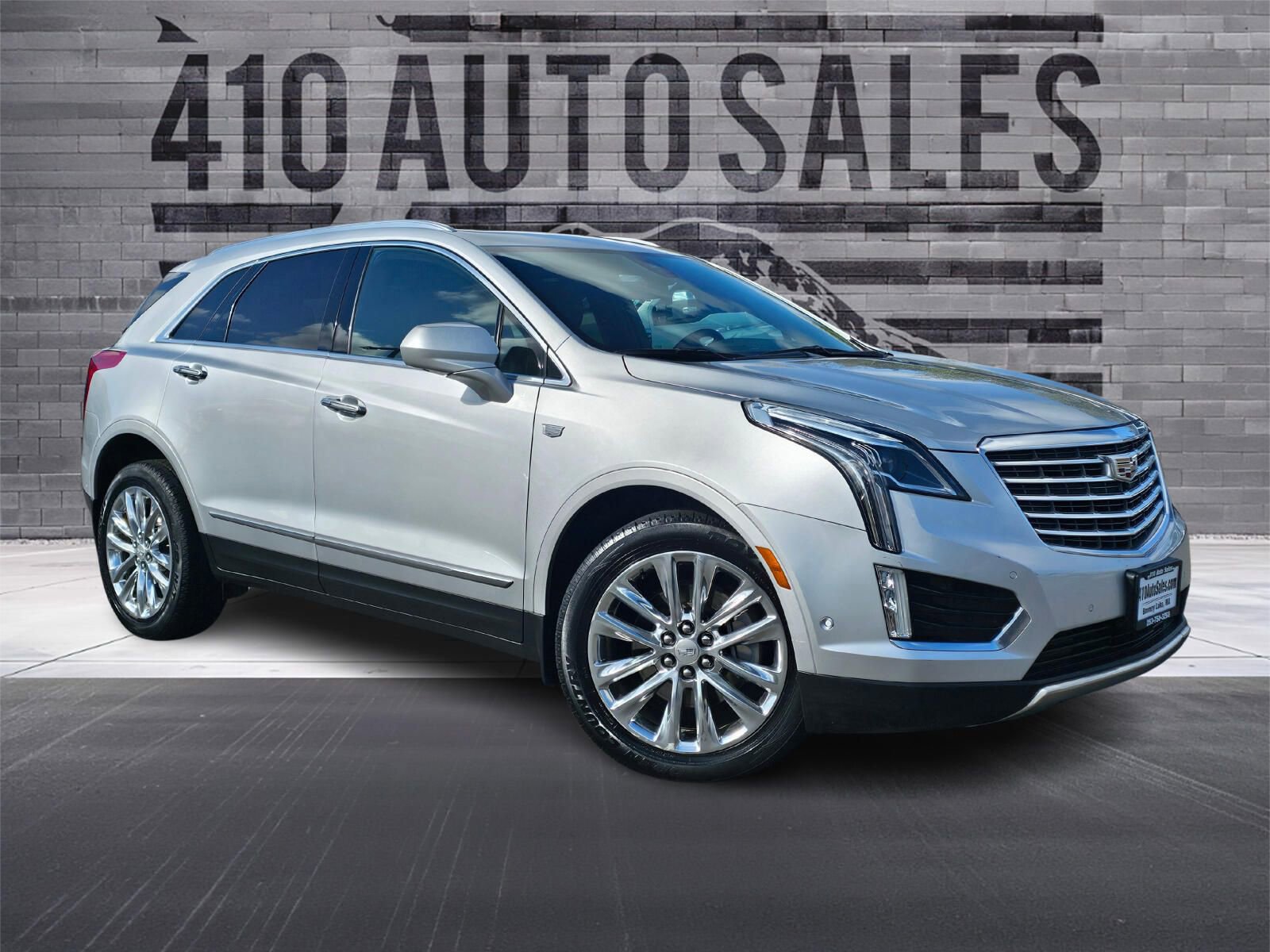 Used 2017 Cadillac XT5 Platinum w/ Driver Assist Package