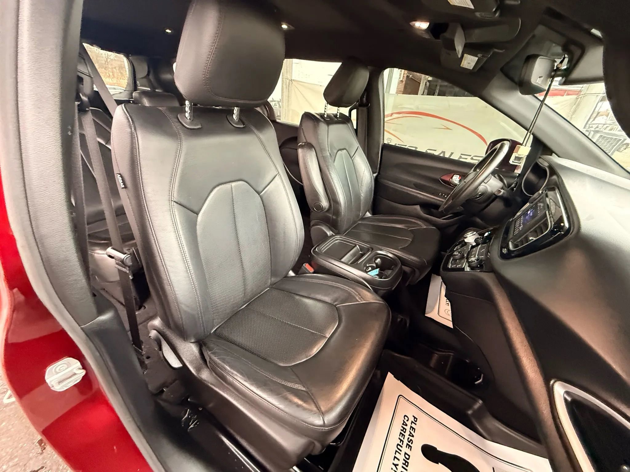 Used 2020 Chrysler Pacifica Touring-L image 23