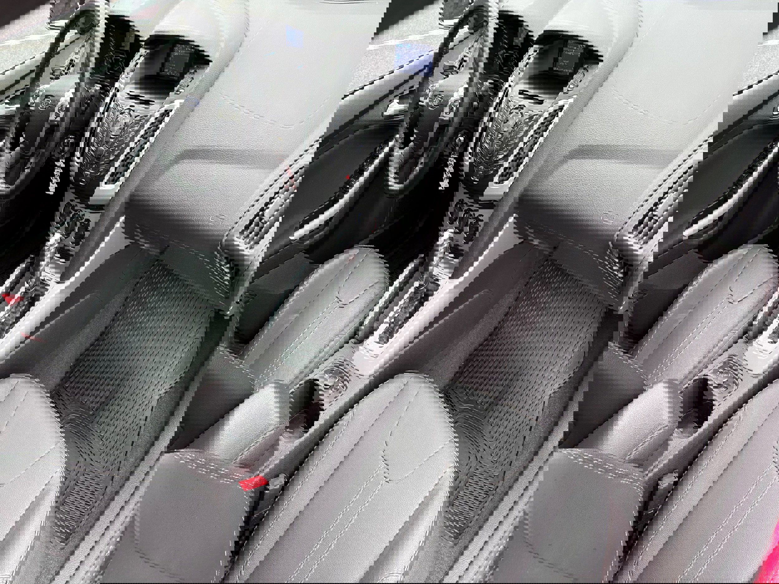 Used 2014 Ford Focus SE w/ Equipment Group 201A image 21