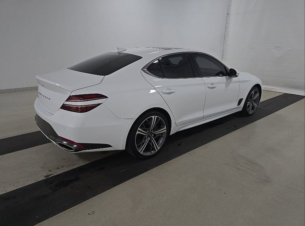Used 2025 Genesis G70 2.5T image 2