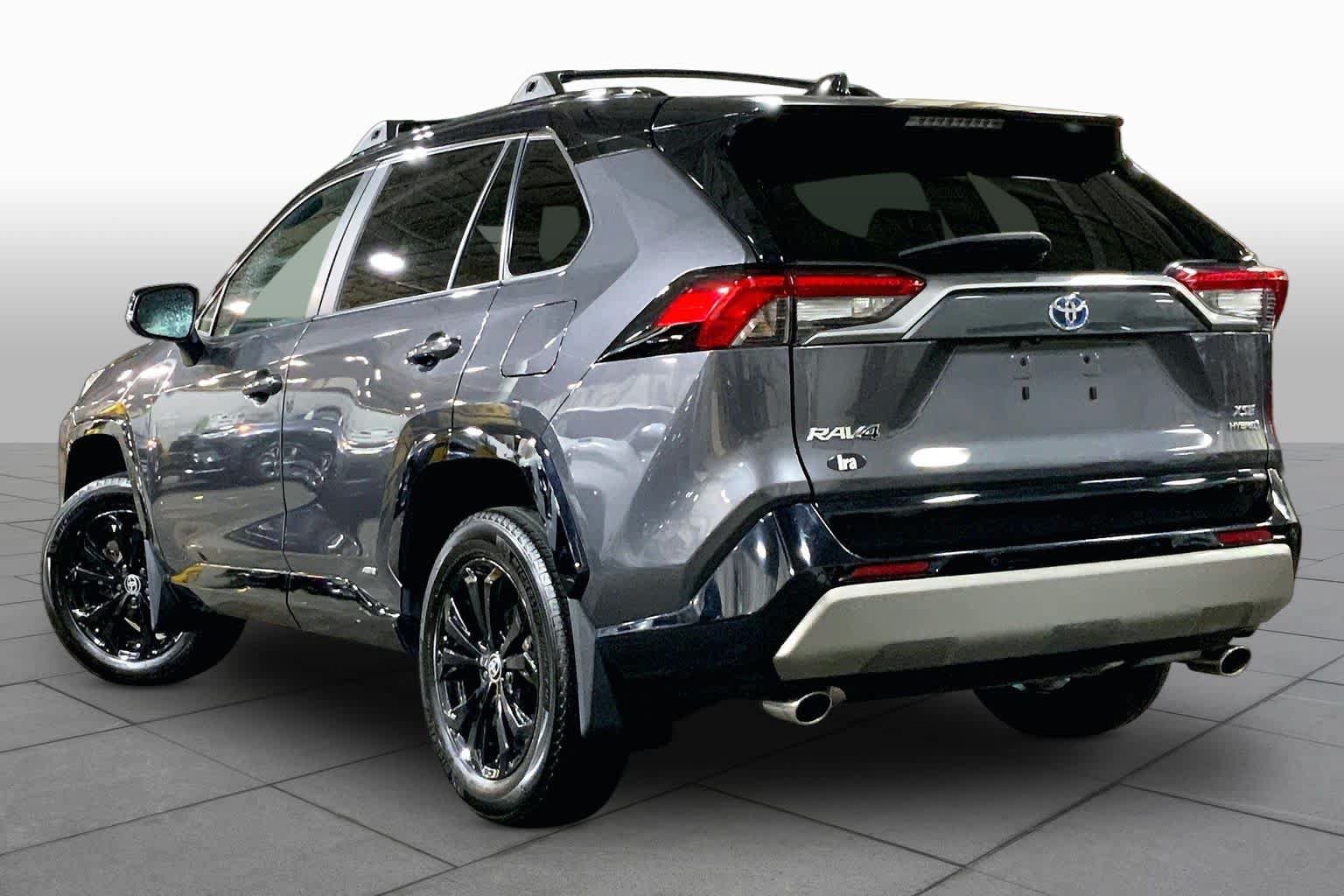 Used 2023 Toyota RAV4 XSE AWD/4WD image 12
