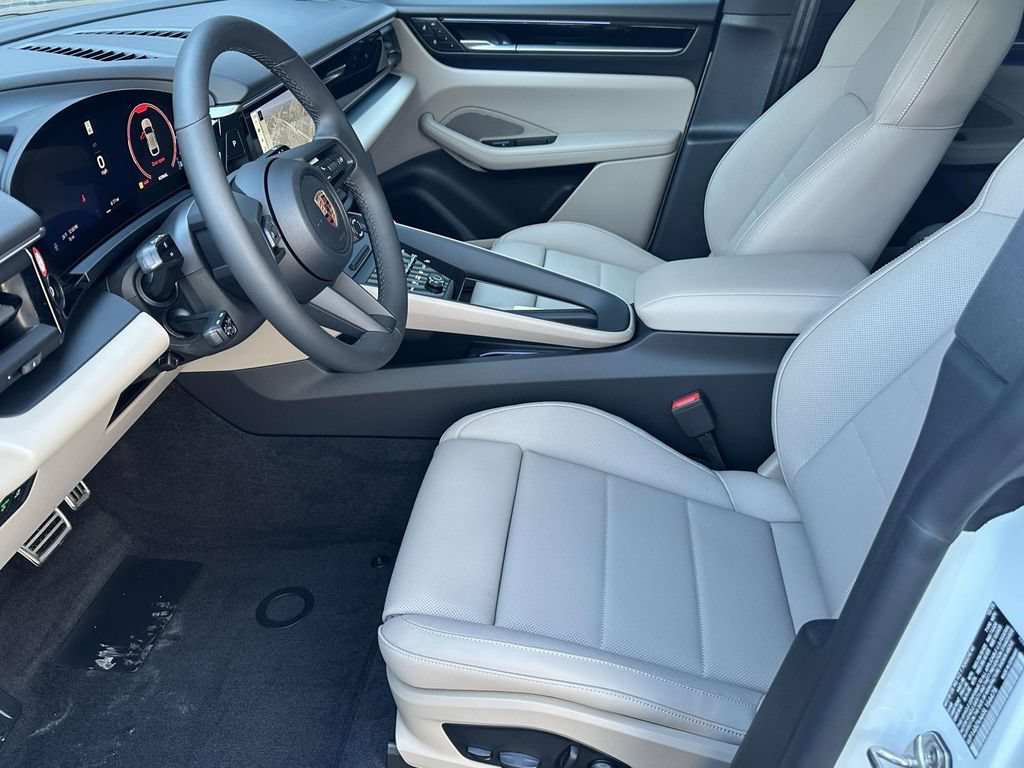 New 2025 Porsche Macan 4S Electric AWD/4WD image 20