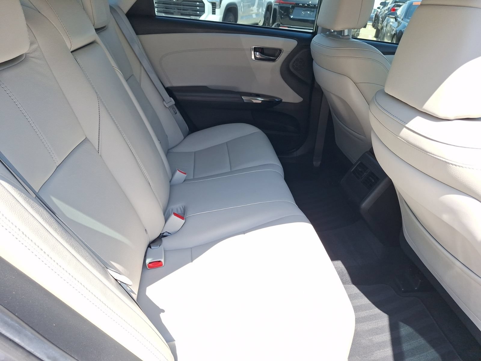 Used 2016 Toyota Avalon XLE Premium FWD image 32