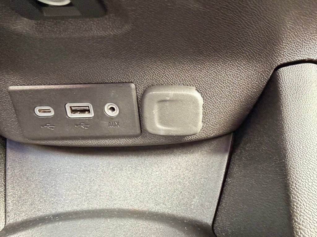 Used 2023 Chevrolet Malibu RS FWD image 24