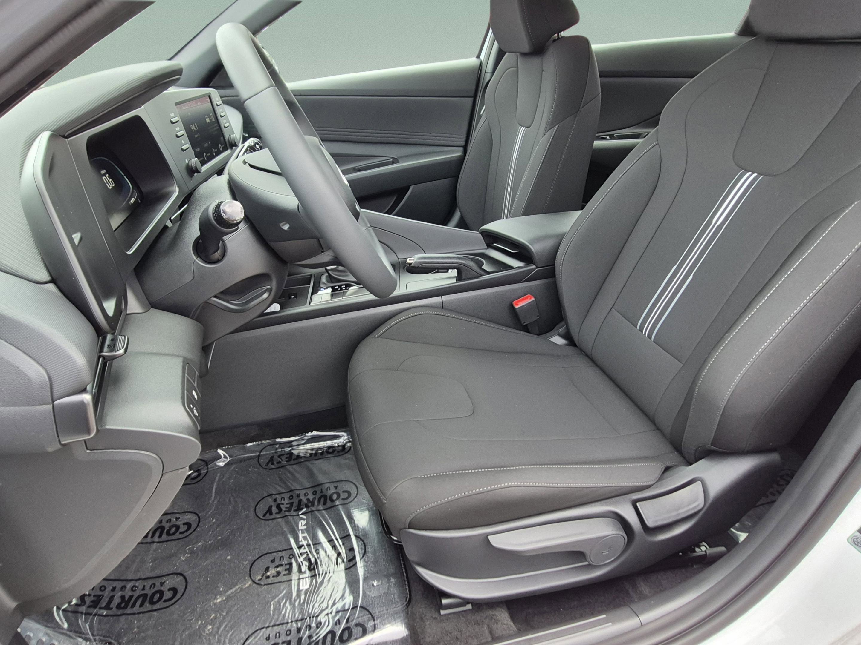 New 2026 Hyundai Elantra Sport FWD image 18