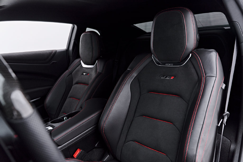 Used 2021 Chevrolet Camaro ZL1 RWD image 53