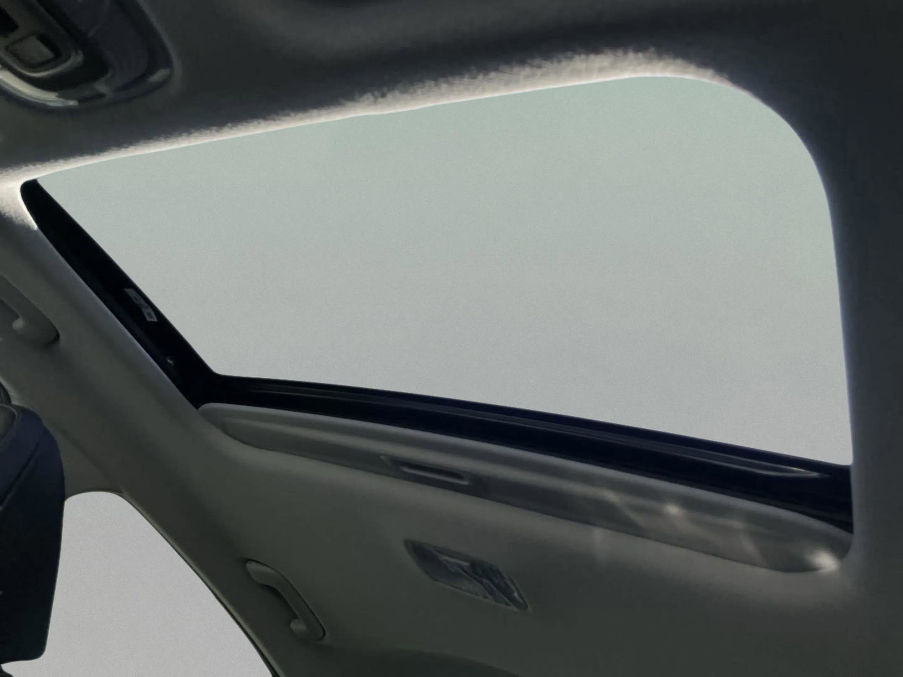 New 2026 Hyundai Elantra Limited image 31