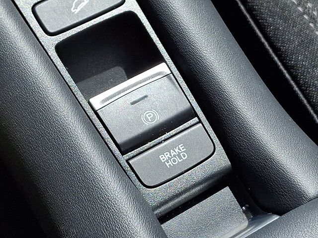 Certified 2025 Honda HR-V LX image 26