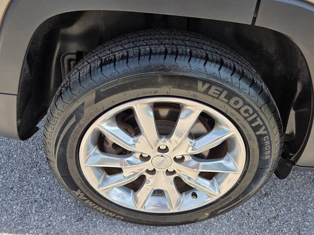 Used 2017 Jeep Cherokee Limited AWD/4WD image 20