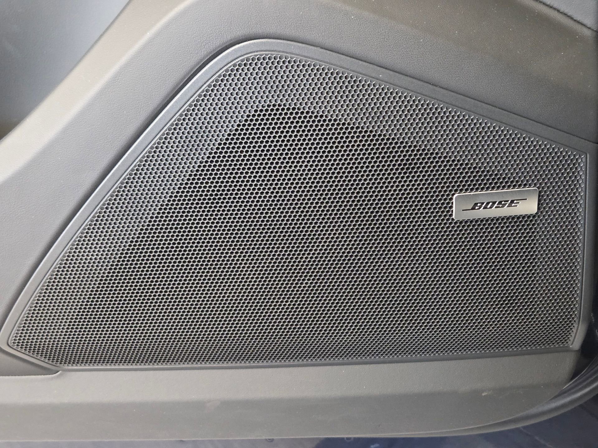 Certified 2026 Porsche Cayenne E-Hybrid Coupe AWD/4WD image 16