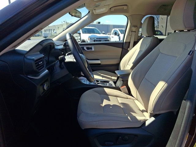Used 2023 Ford Explorer XLT w/ Class IV Trailer Tow Package image 17