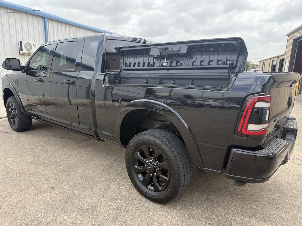 Used 2022 RAM 2500 Limited image 11