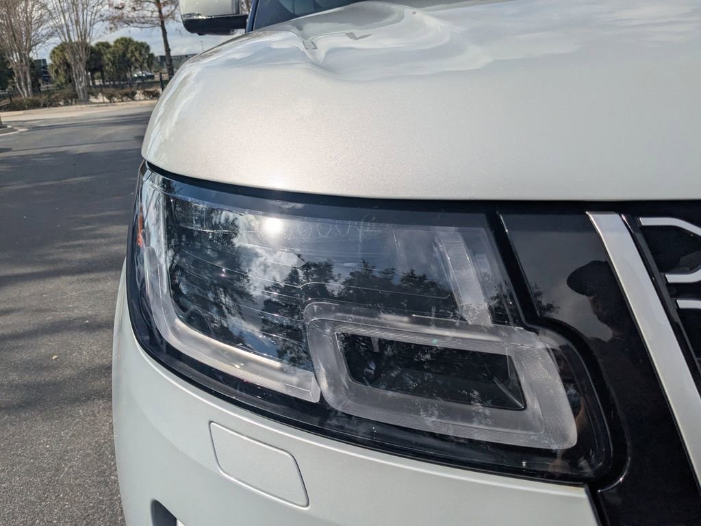 Used 2019 Land Rover Range Rover Autobiography image 22