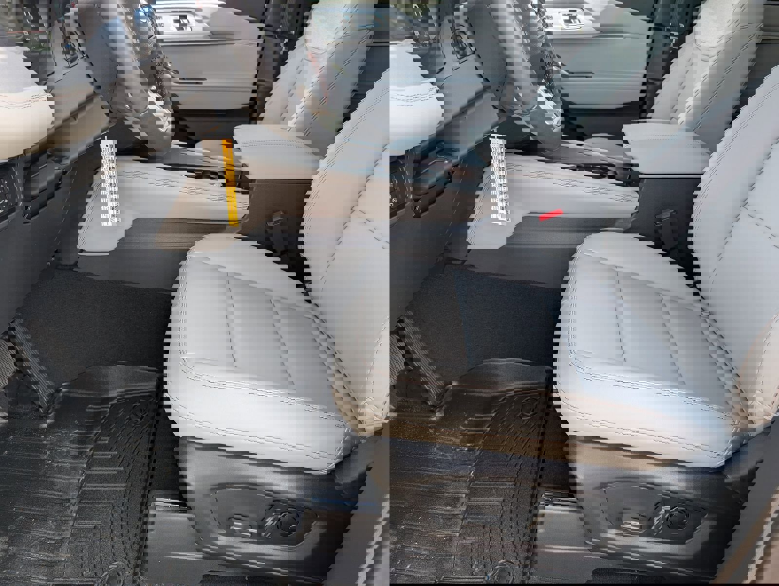 New 2026 Ford Explorer Active w/ Active Comfort Package image 15