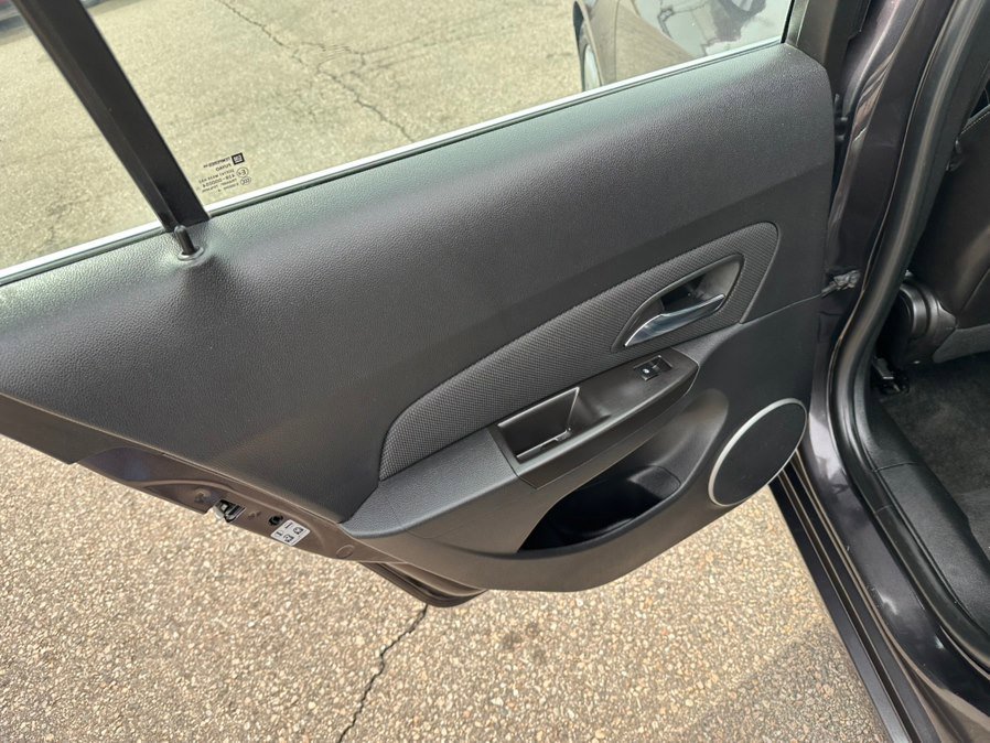 Used 2015 Chevrolet Cruze Diesel w/ Sun And Sound Package image 17