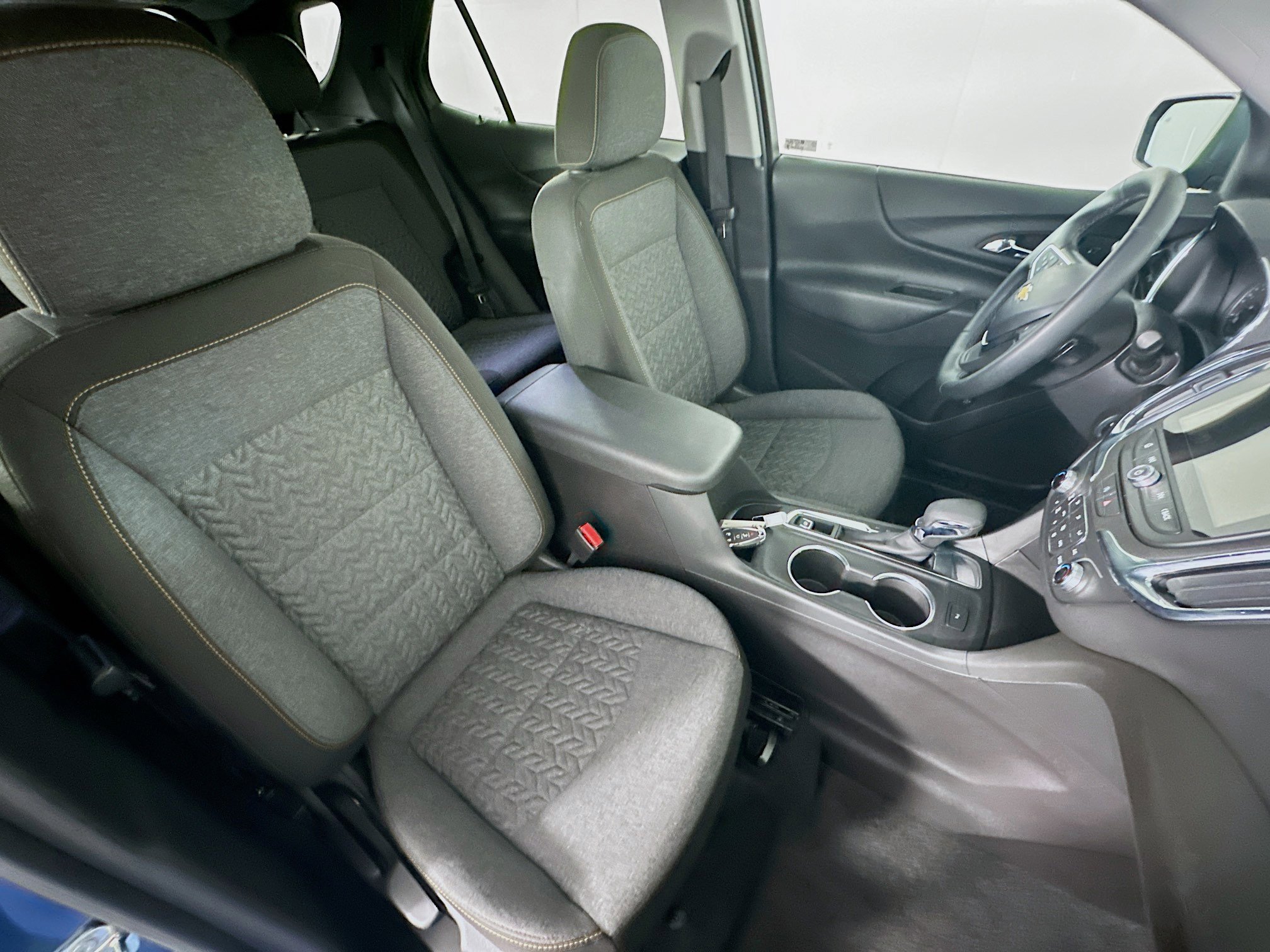 Used 2024 Chevrolet Equinox LT image 32