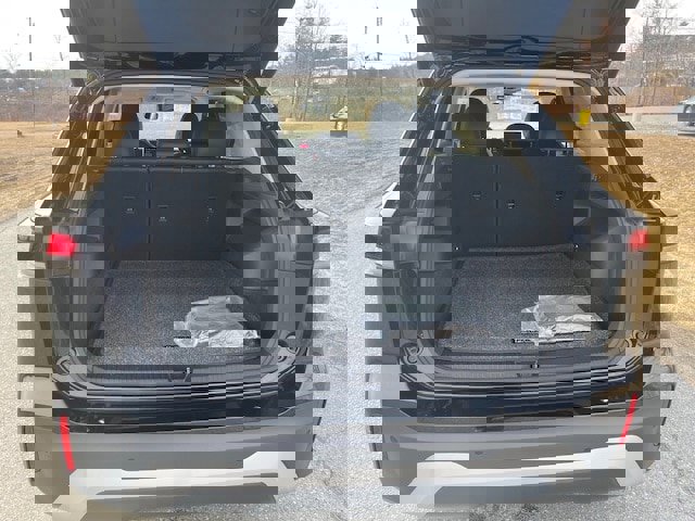 New 2025 Volkswagen Tiguan SE image 7