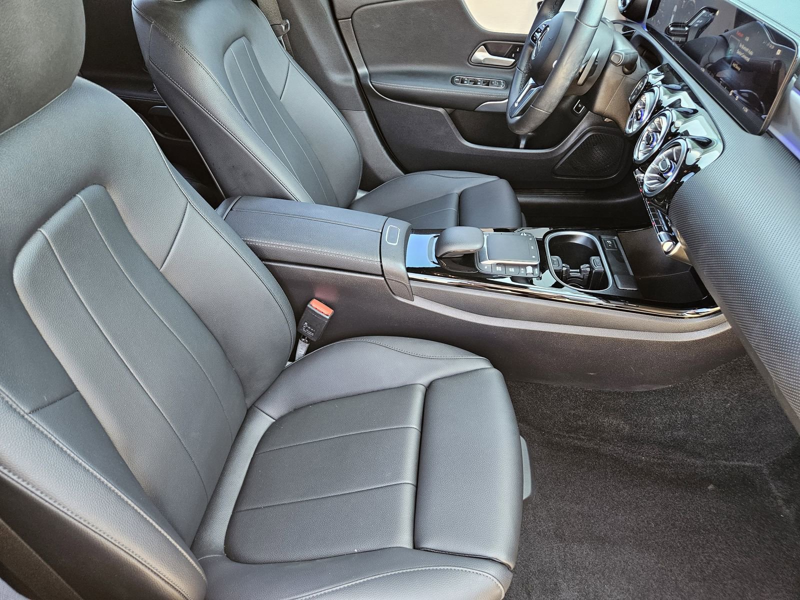 Used 2023 Mercedes-Benz CLA 250 image 19