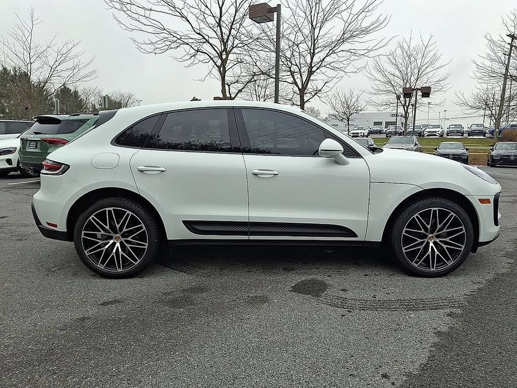 Used 2024 Porsche Macan AWD/4WD image 11