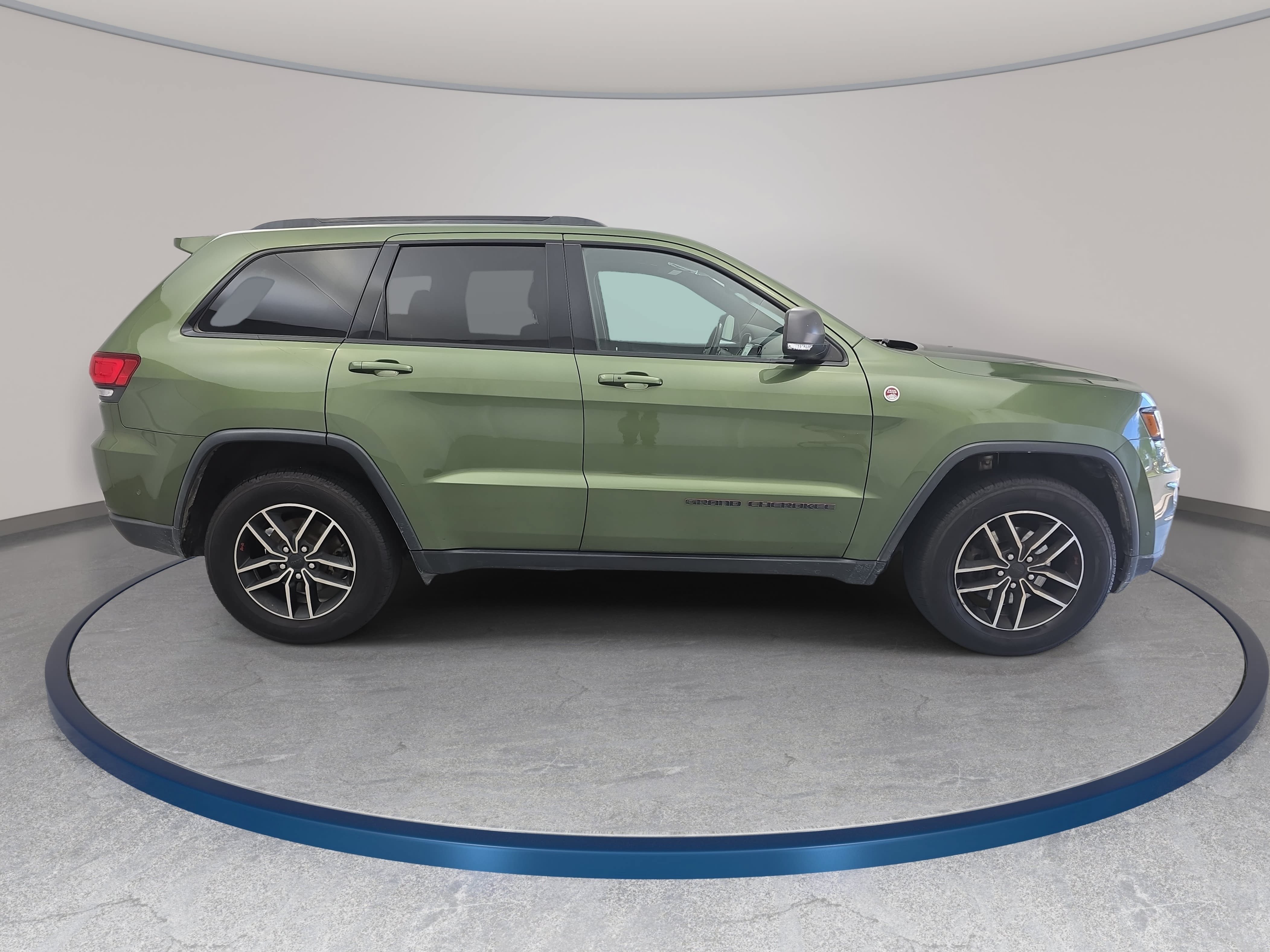 Used 2020 Jeep Grand Cherokee Trailhawk w/ Premium Lighting Group AWD/4WD image 4
