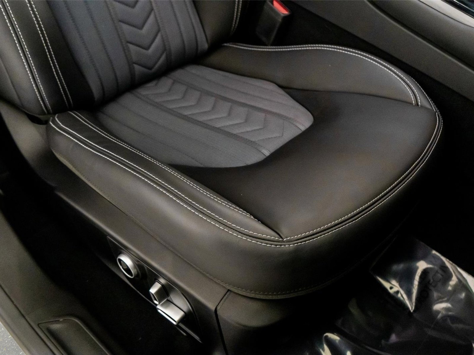 Used 2023 Maserati Levante GT AWD/4WD image 33