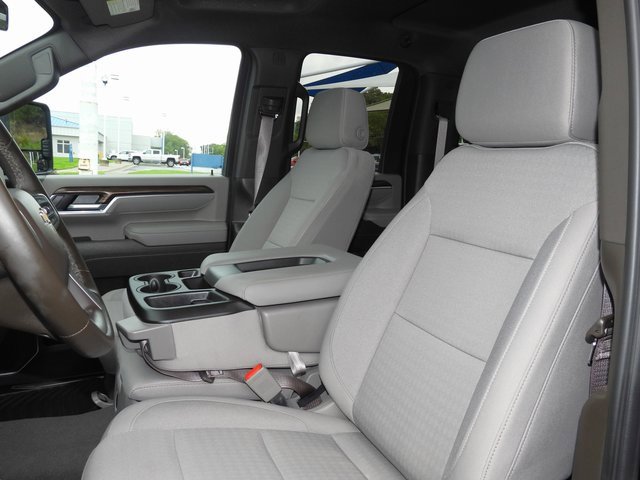 Used 2025 Chevrolet Silverado 2500 LT image 33