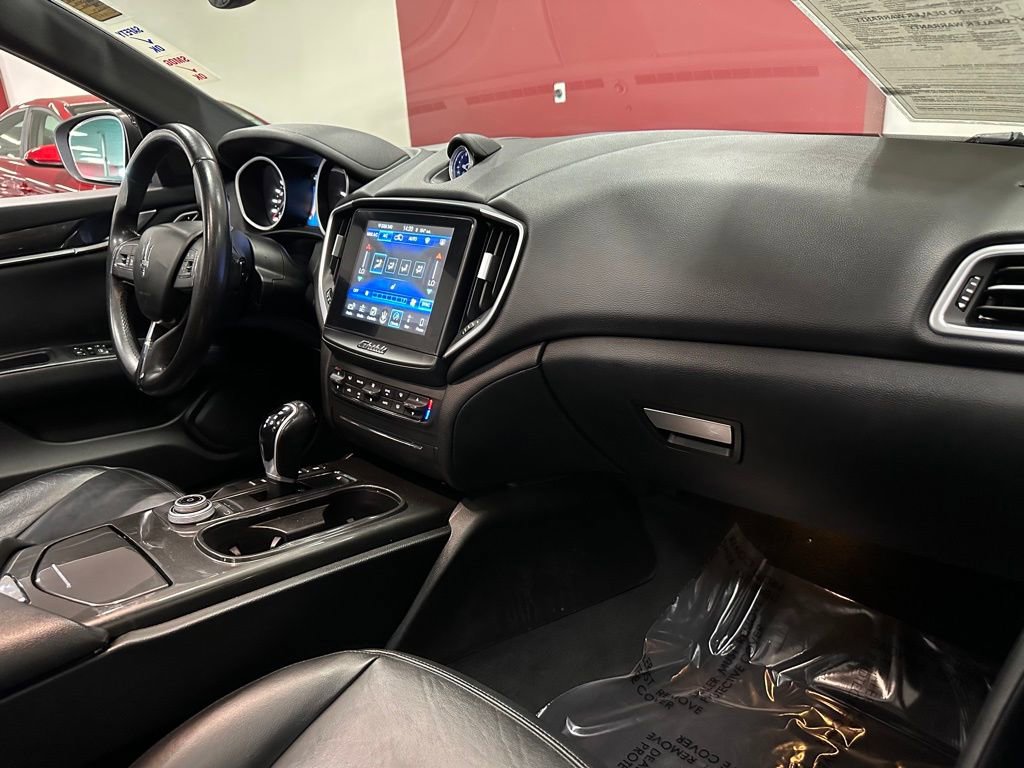Used 2017 Maserati Ghibli image 33