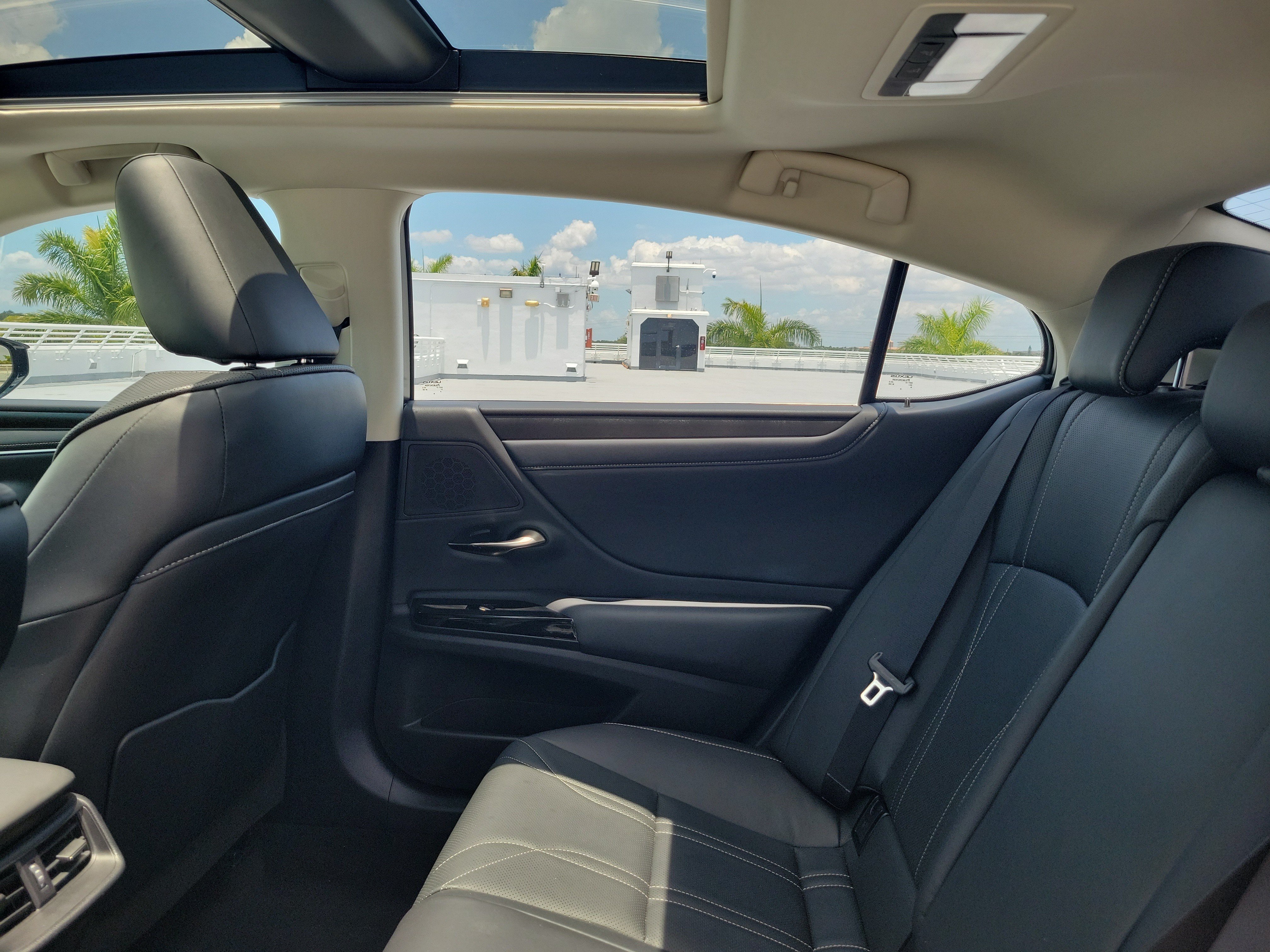 Certified 2024 Lexus ES 350 w/ Technology Package FWD image 13