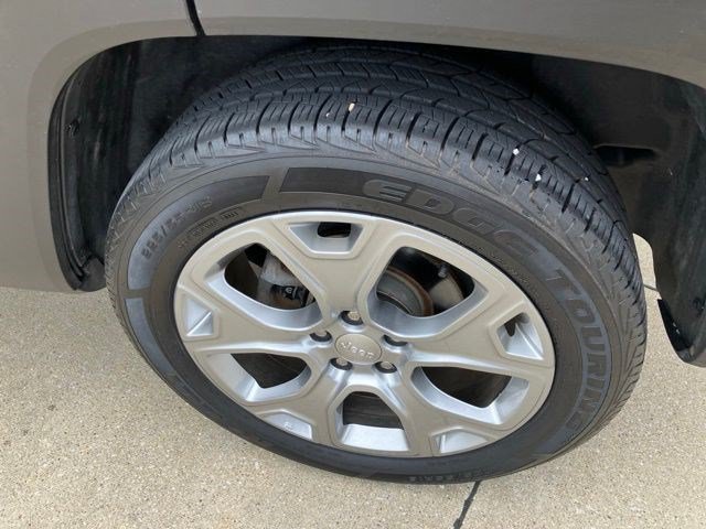 Certified 2019 Jeep Renegade Limited AWD/4WD image 25