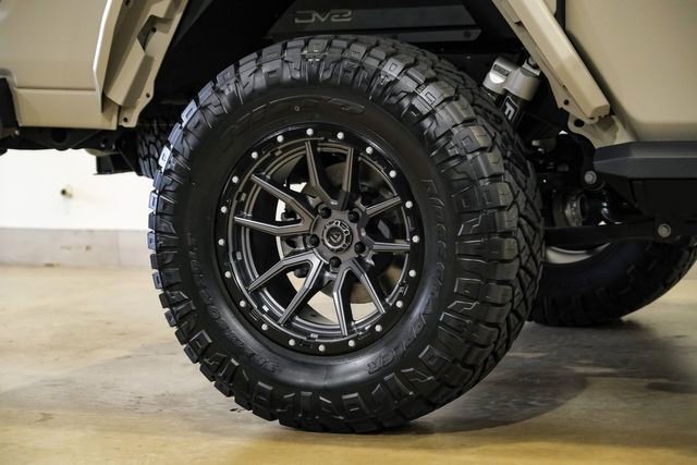 Used 2025 Jeep Gladiator Rubicon w/ Safety Group AWD/4WD image 32