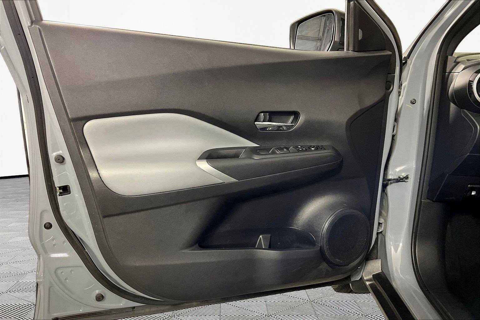 Used 2024 Nissan Kicks SR w/ SR Premium Package FWD image 20