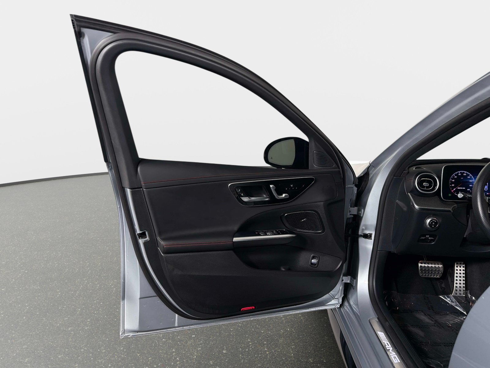 Used 2025 Mercedes-Benz C 43 AMG 4MATIC Sedan image 36