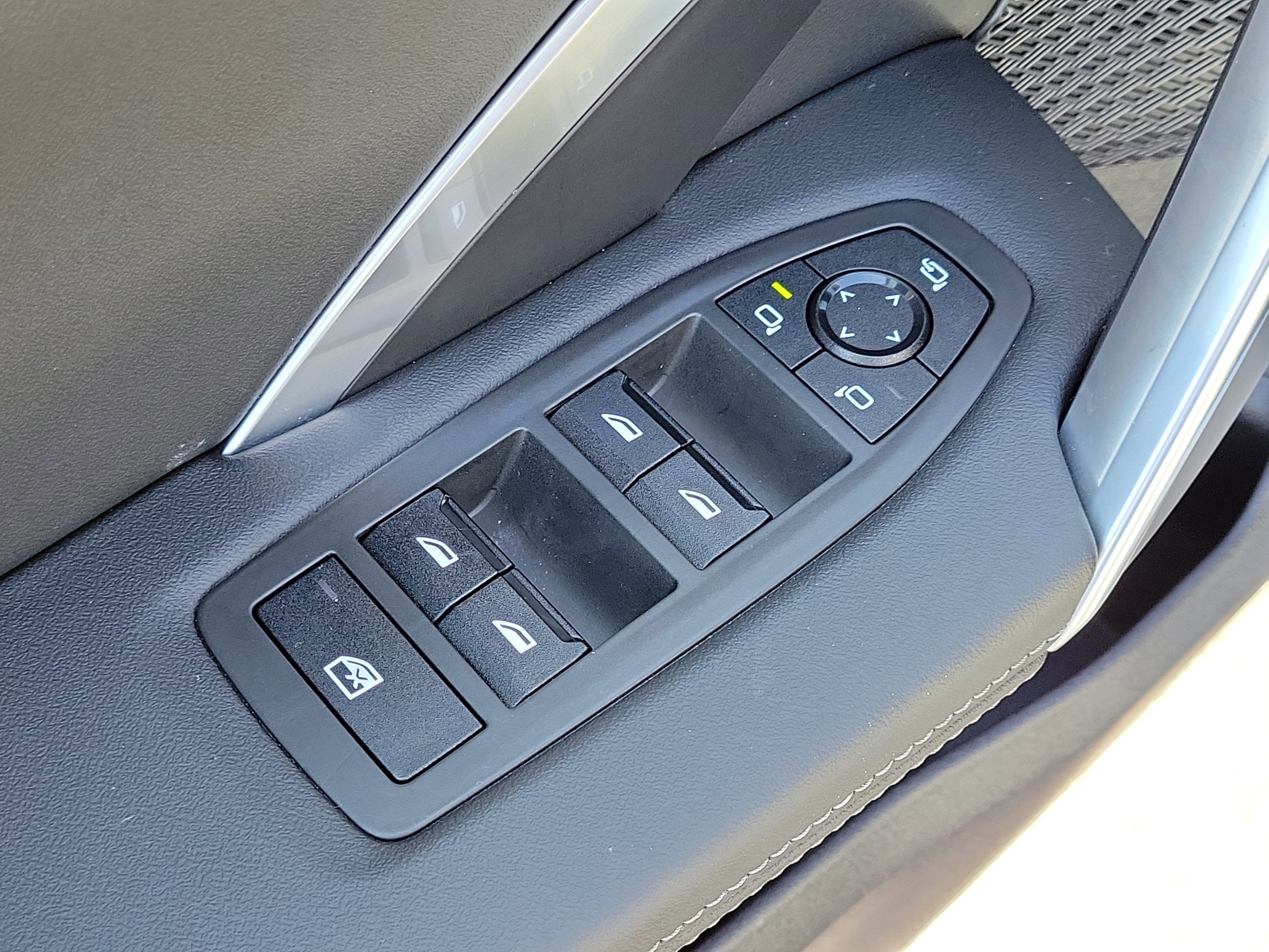 Used 2026 BMW X1 xDrive28i w/ Technology Package image 19