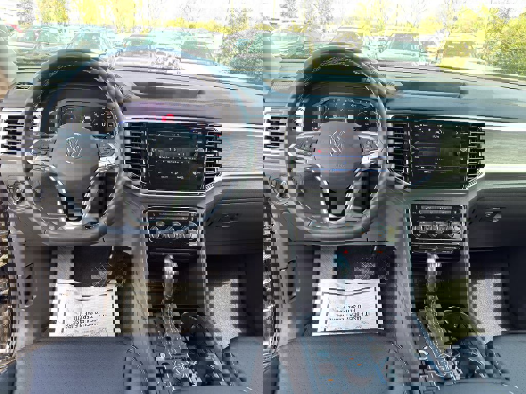 Used 2023 Volkswagen Atlas SE image 24