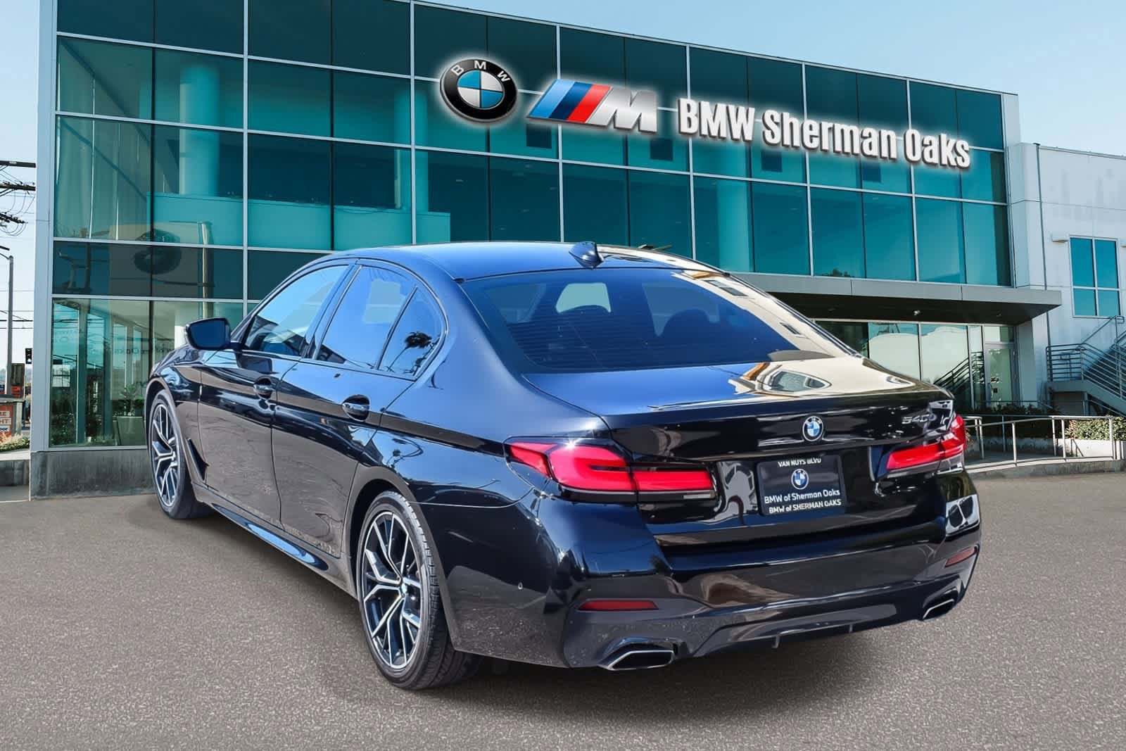 Certified 2023 BMW 540i w/ M Sport Package RWD image 6