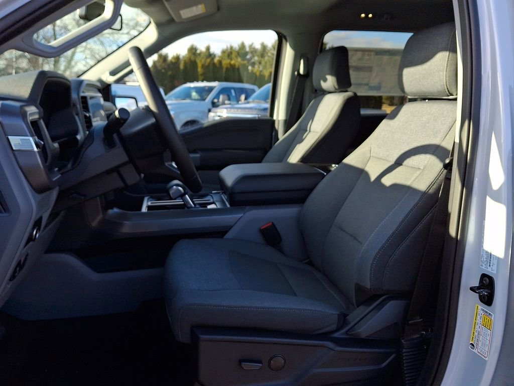 New 2025 Ford F150 Lightning XLT w/ Max Trailer Tow Package image 9