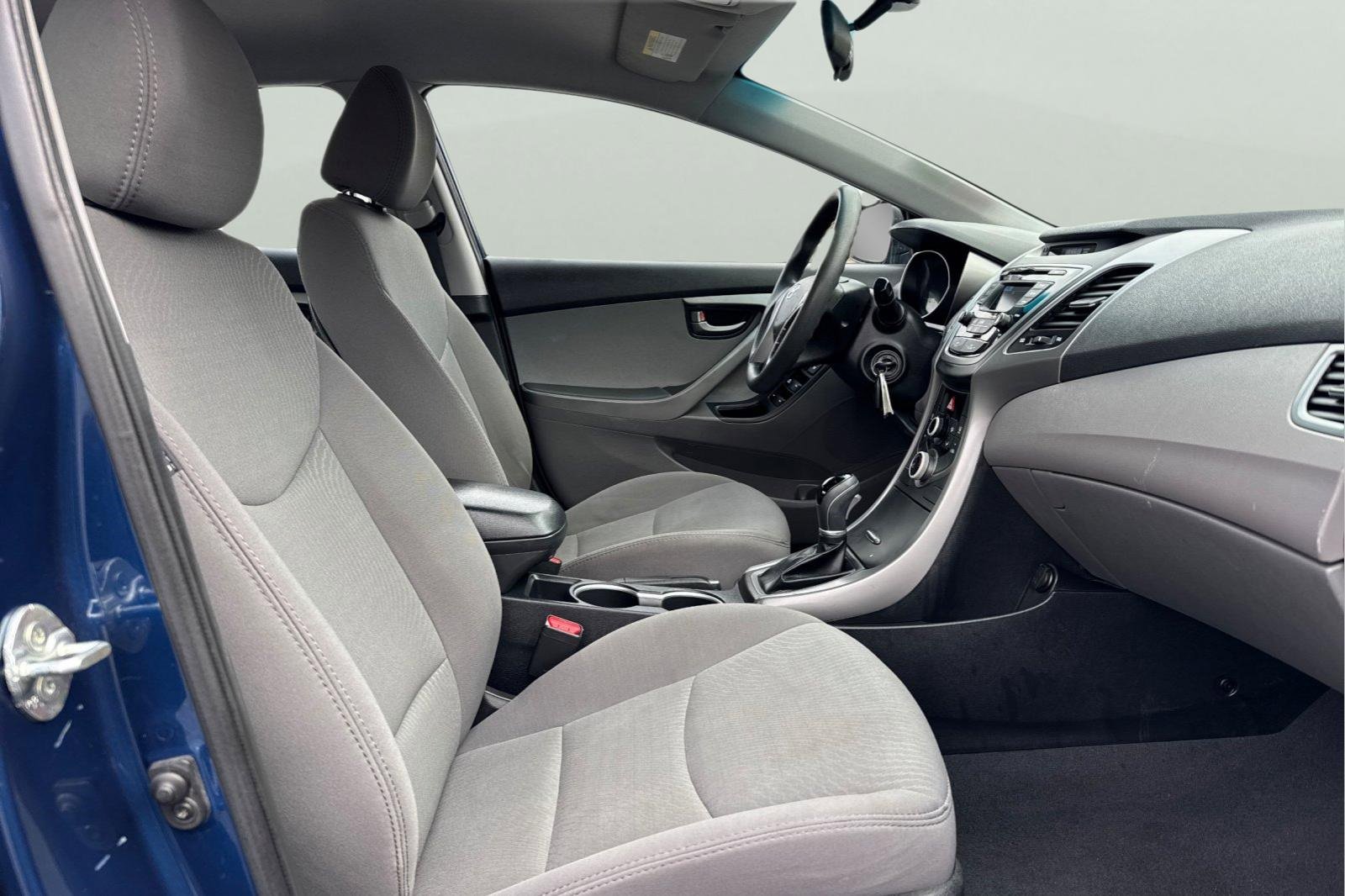 Used 2016 Hyundai Elantra SE image 19