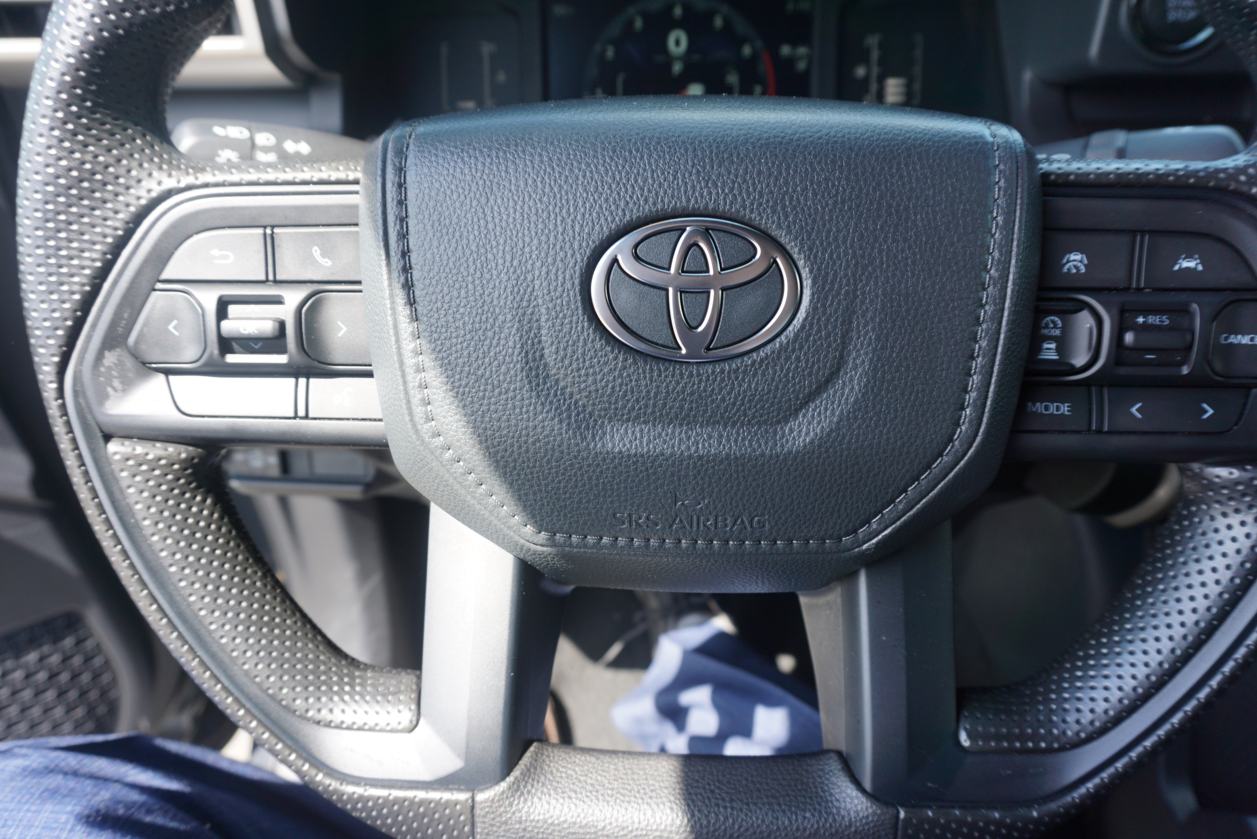 Used 2025 Toyota Tacoma SR w/ SR Upgrade Package image 8