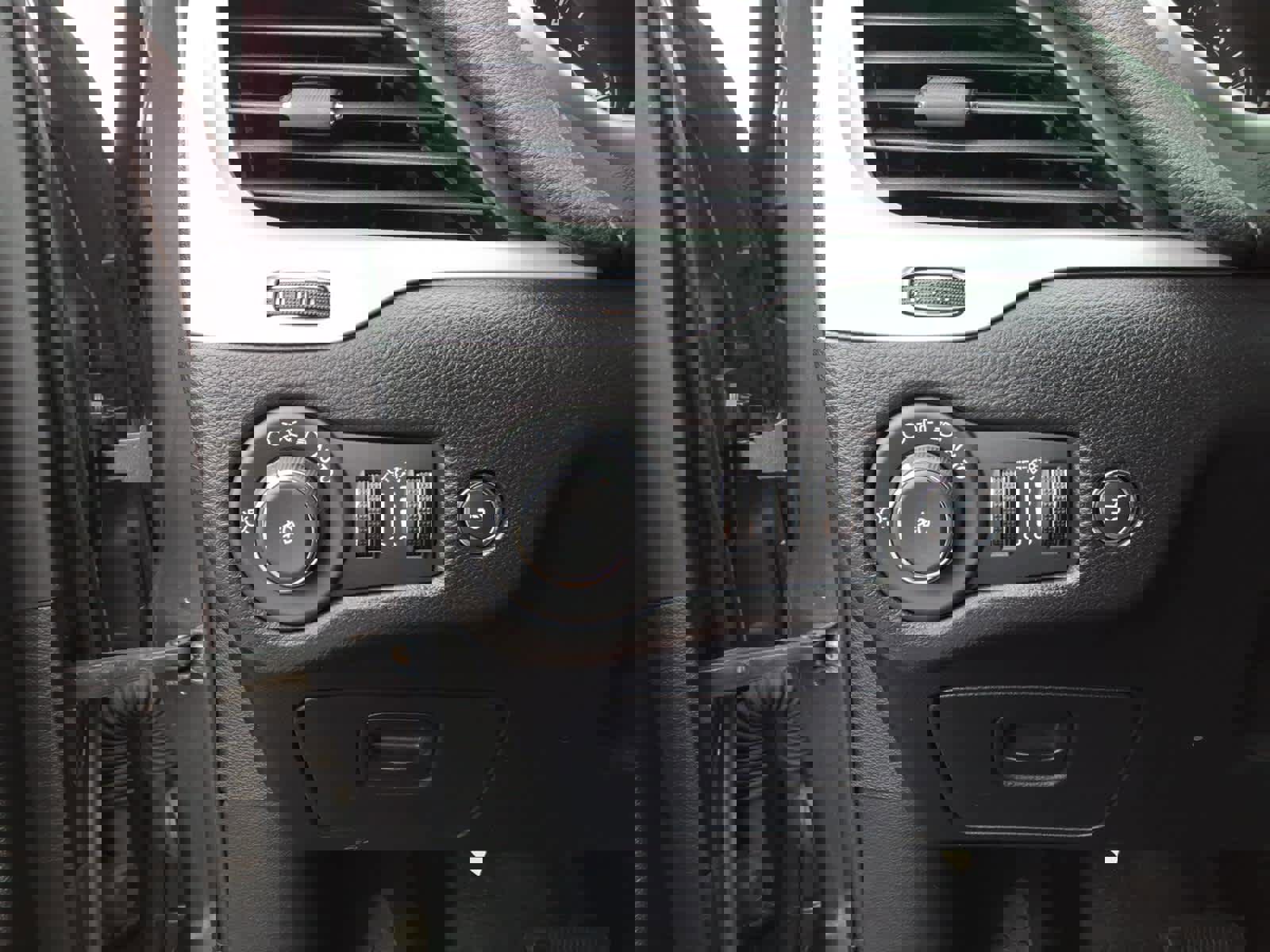 Used 2014 Jeep Cherokee Trailhawk w/ Technology Group image 20