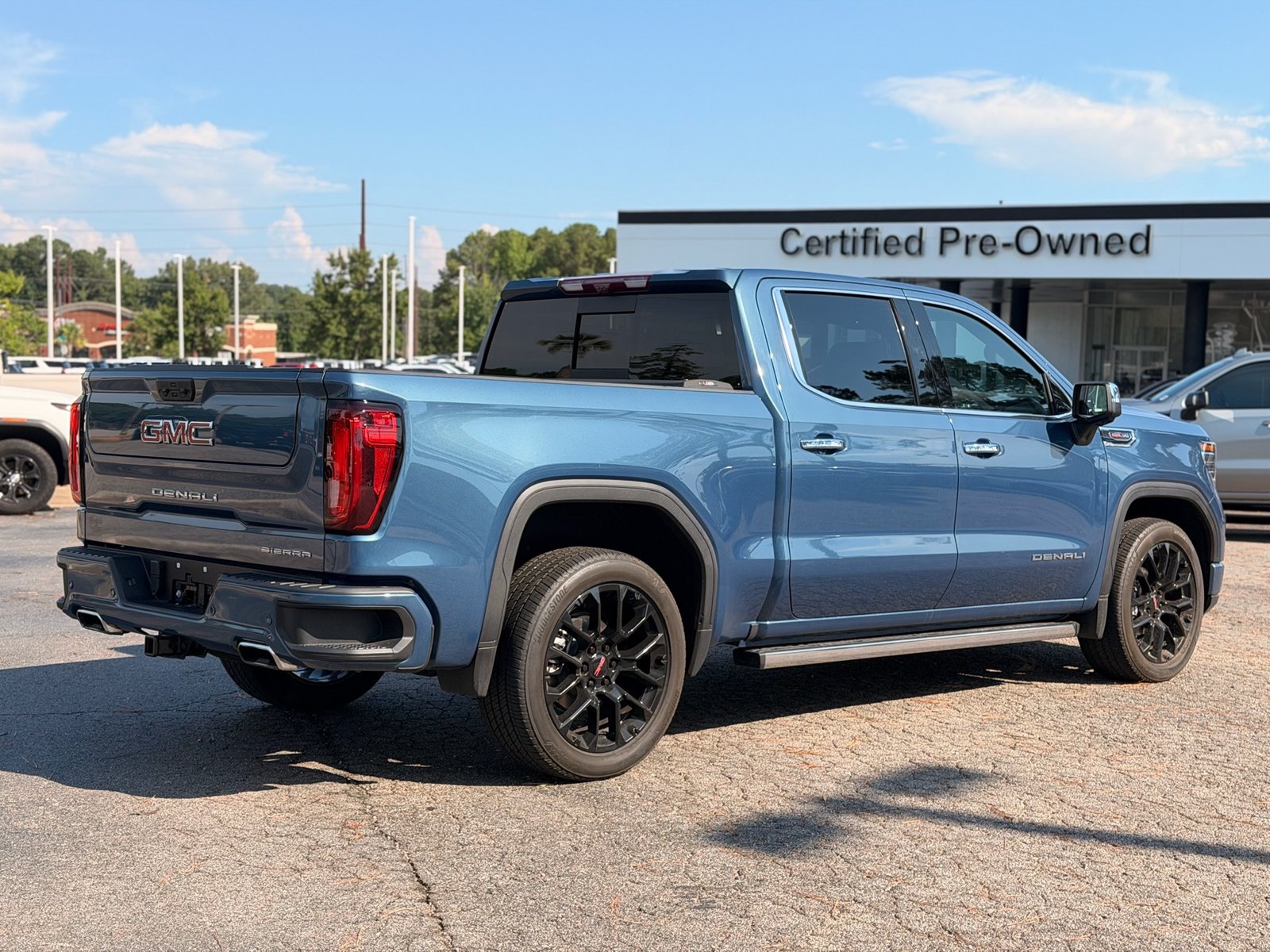 Used 2025 GMC Sierra 1500 Denali w/ Denali Reserve Package AWD/4WD image 12