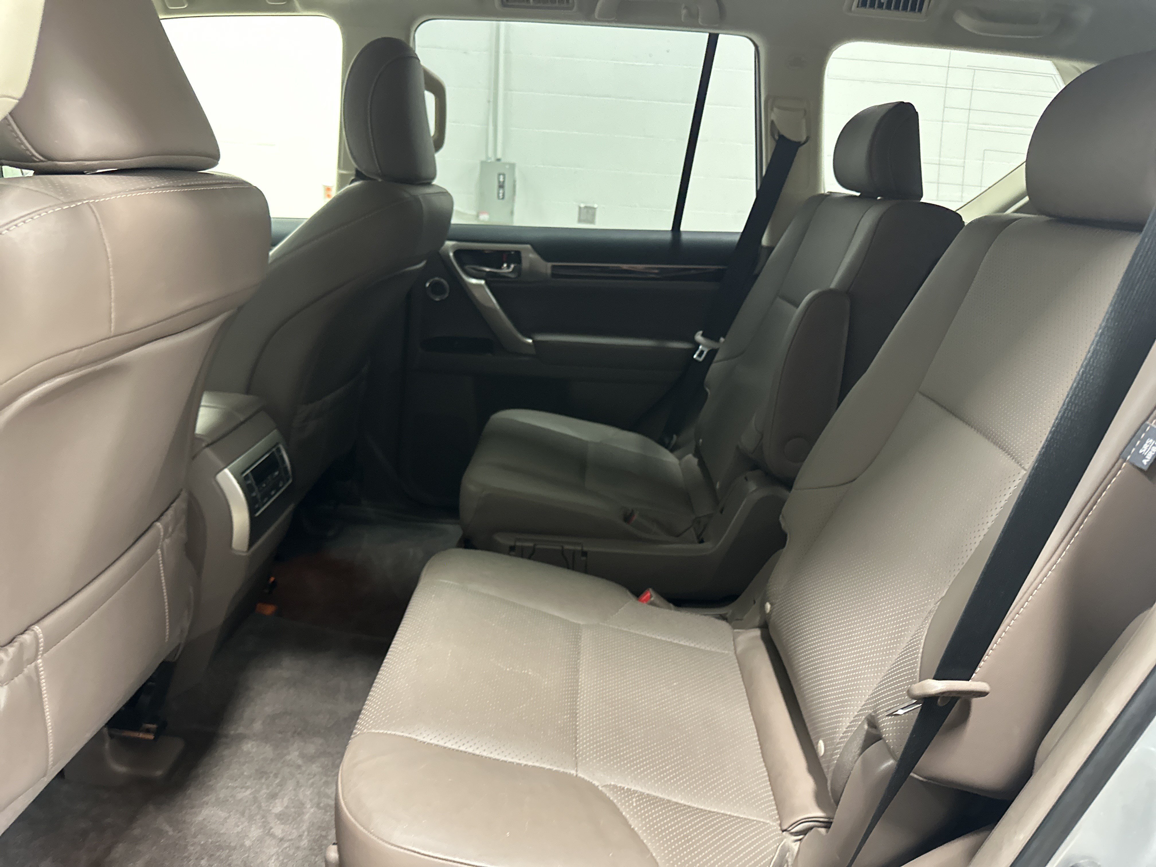 Used 2019 Lexus GX 460 Luxury AWD/4WD image 31