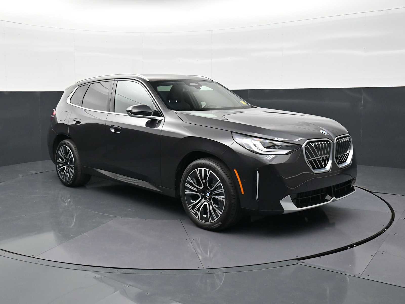 Used 2025 BMW X3 xDrive30i w/ Convenience Package image 3