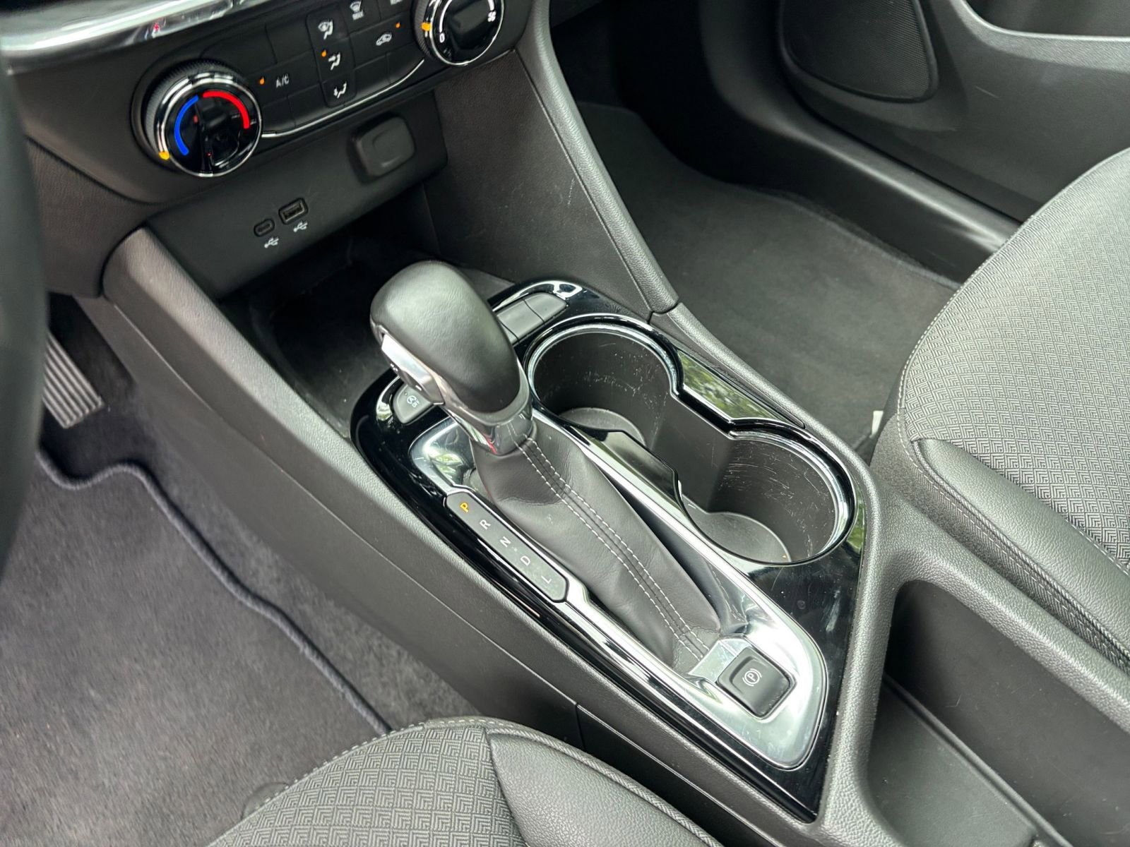 Used 2025 Buick Encore GX Preferred image 36