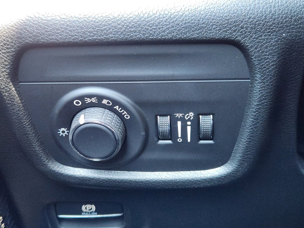 New 2026 Jeep Grand Cherokee L Altitude AWD/4WD image 17