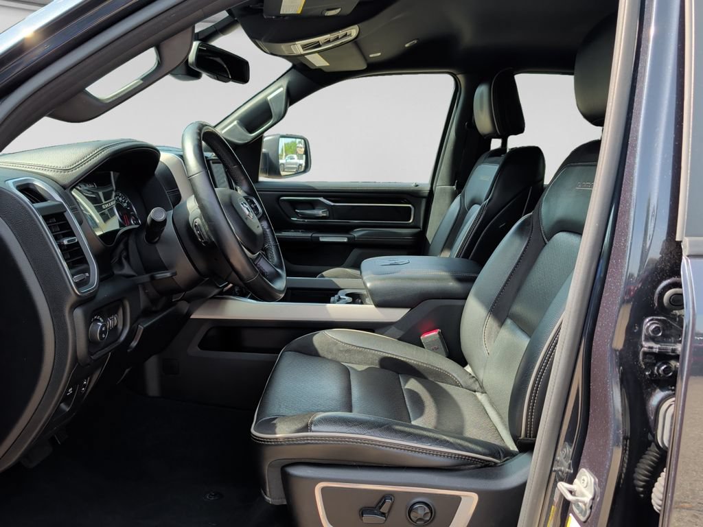 Used 2019 RAM 1500 Laramie w/ Sport Appearance Package AWD/4WD image 16